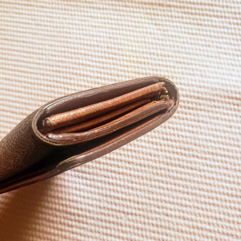 Louis Vuitton Monogram Bifold Wallet with COA - Picture 13 of 16